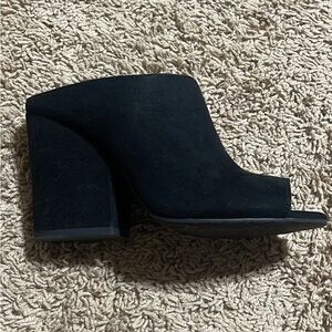 Black BP. Heels size 5